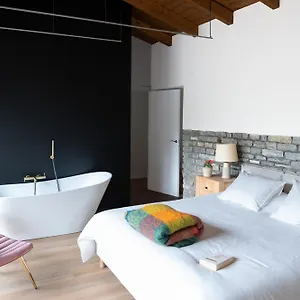  Accommodatie bij particulieren Kh Lezama Suites, Breakfast & Laundry